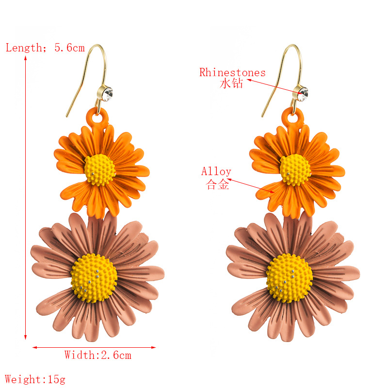 2020 Japonais Et Coréen Nouveau Simple Petite Marguerite Boucles D'oreilles Contraste Couleur Alliage Fleur Boucles D'oreilles Mignon Rafraîchissant Tout-match Boucles D'oreilles display picture 1