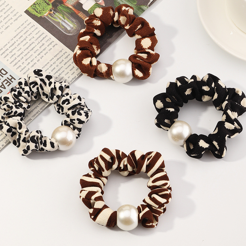 Korean Striped Pearl  Leopard Print Hair Scrunchies display picture 1