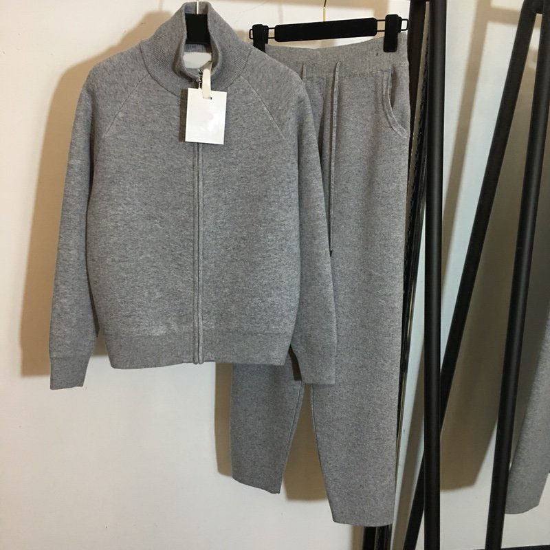 D奥秋冬新款后背字母印花立领针织休闲时尚套装女