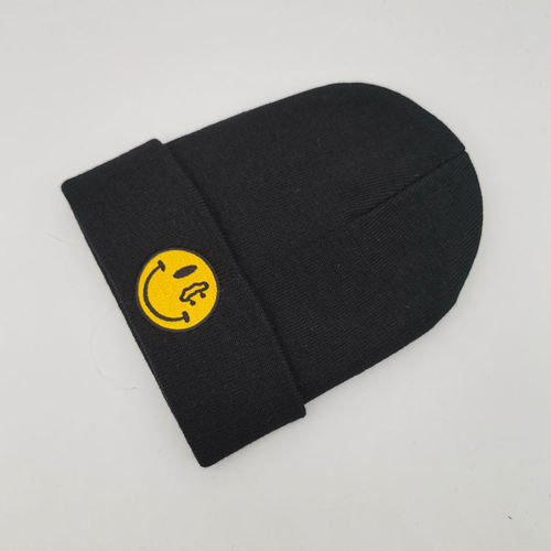 Adult yellow label smiley draw cold hat for men and women knitted hat spring, autumn and winter warm woolen hat couple hat student hat