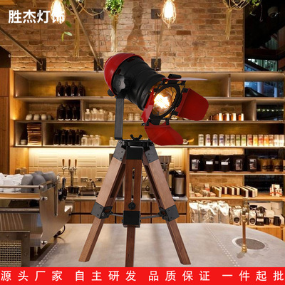 跨境创意款复古工业风台灯铁艺加实木装饰个性床头台灯厂家直销