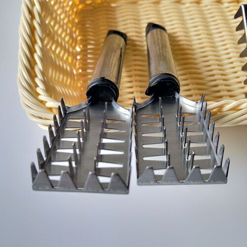 Fish scale scraping fish scale metal fish scale planer fish scale scraper fish scale brush 1 yuan 2 yuan small commodity wholesale supply