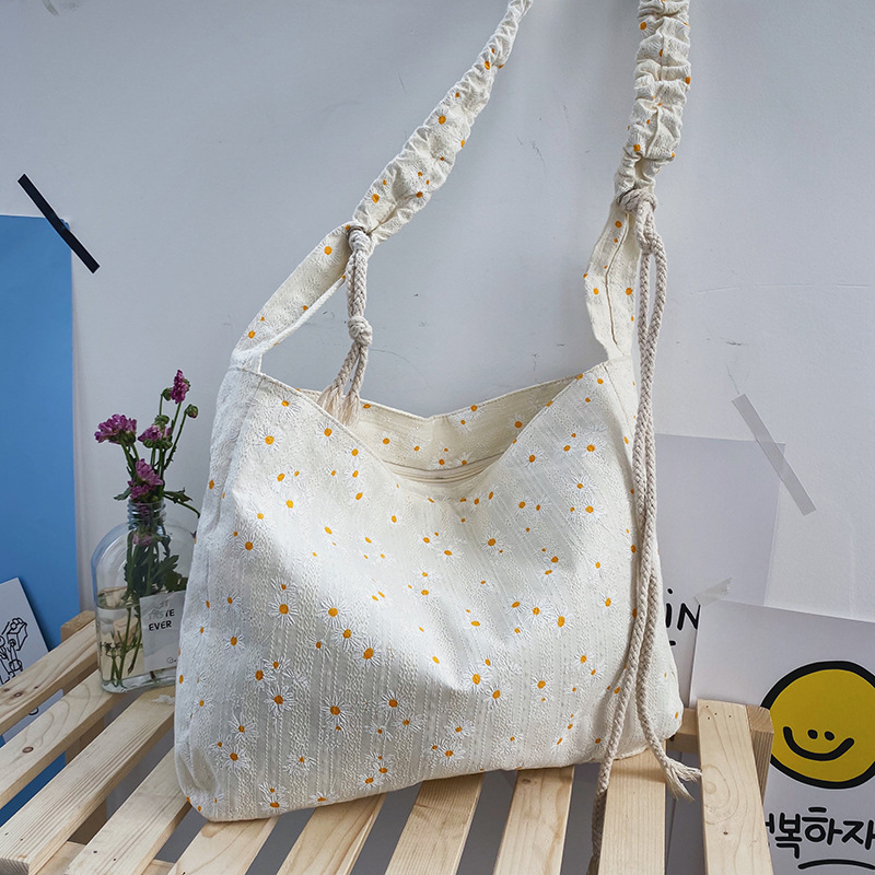 Summer New Lace Daisy Fashion Personality Fold Strap Niche Design Shoulder Messenger Bag  Wholesale Nihaojewelry display picture 22