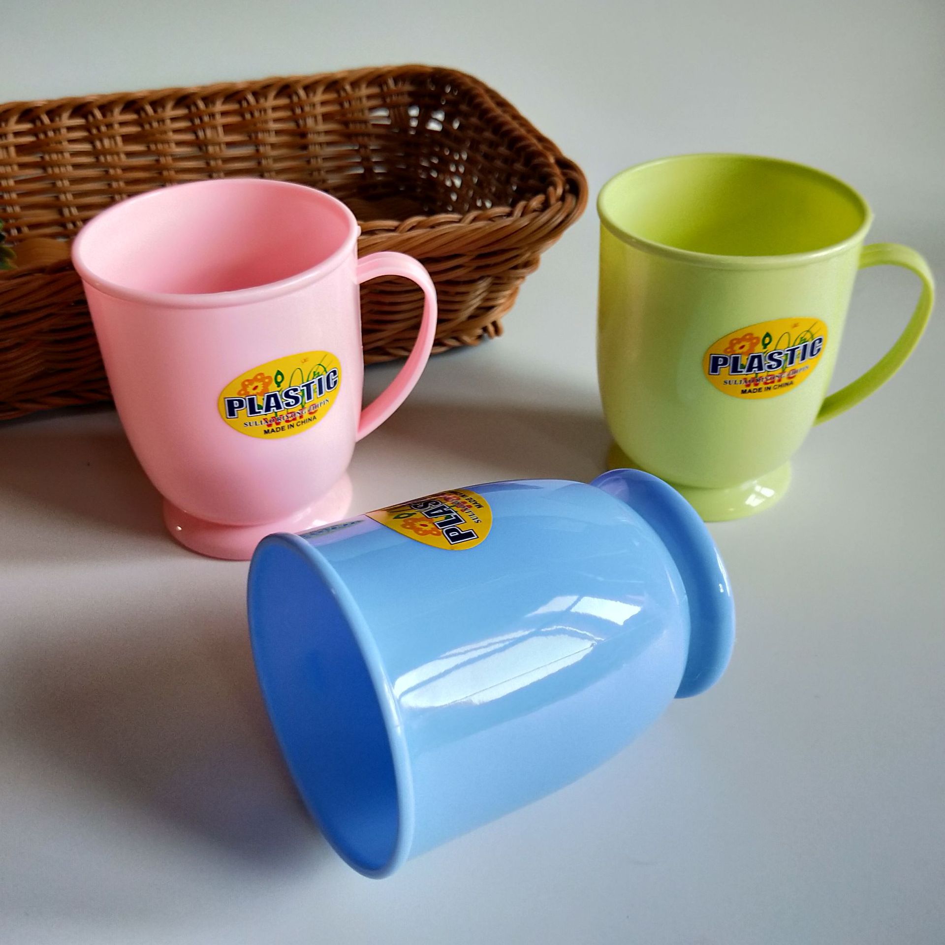 Wanting cup brushing cup small cup plastic cup color tooth cup gift gift goods source
