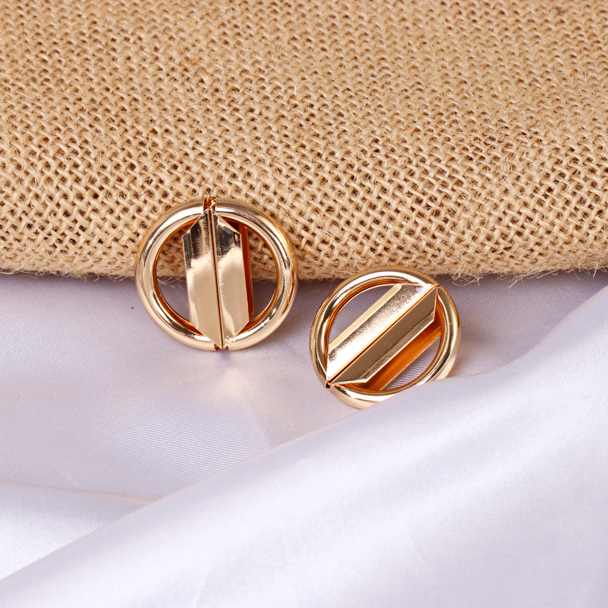 Simple Geometric Alloy Earrings Wholesale display picture 3