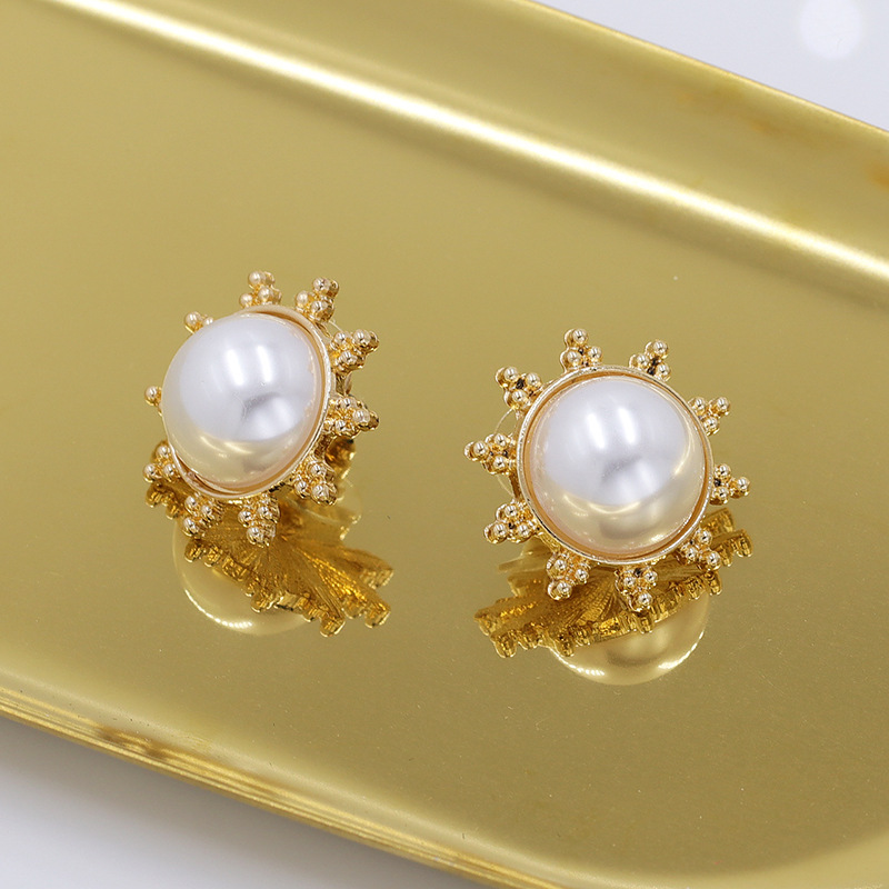 New Alloy Coin Earrings With Round Deer Head Pattern Earrings Wholesale display picture 6