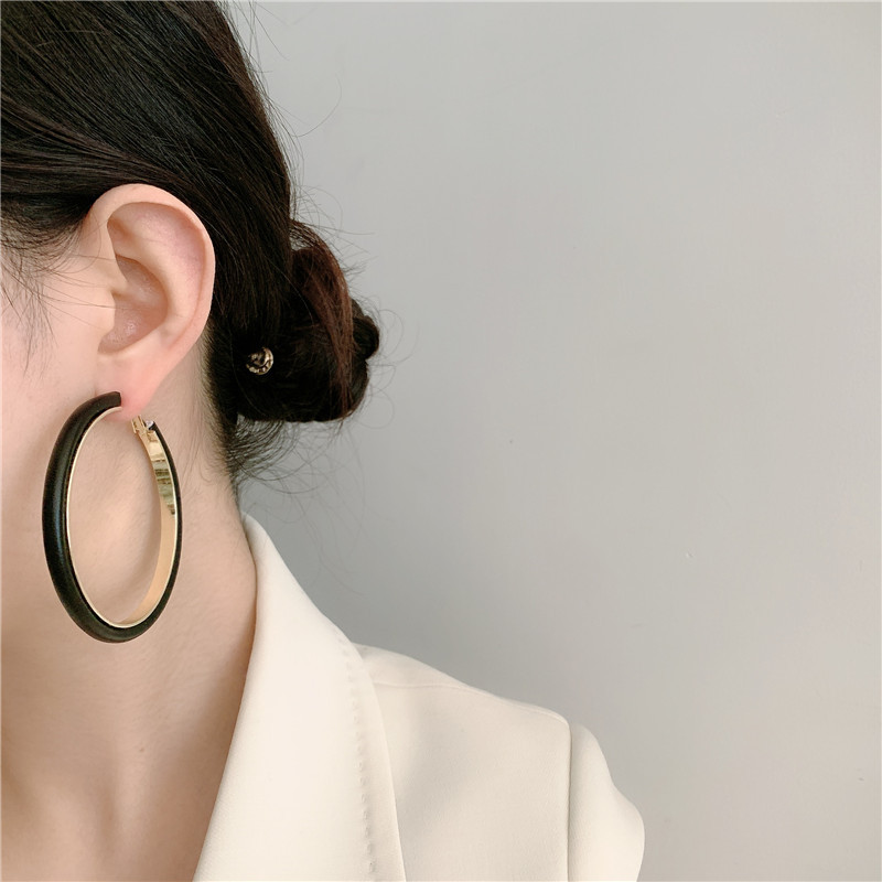 Leather Circle Metal Earrings display picture 5