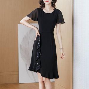 Chiffon dress women’s waist shows thin and irregular temperament