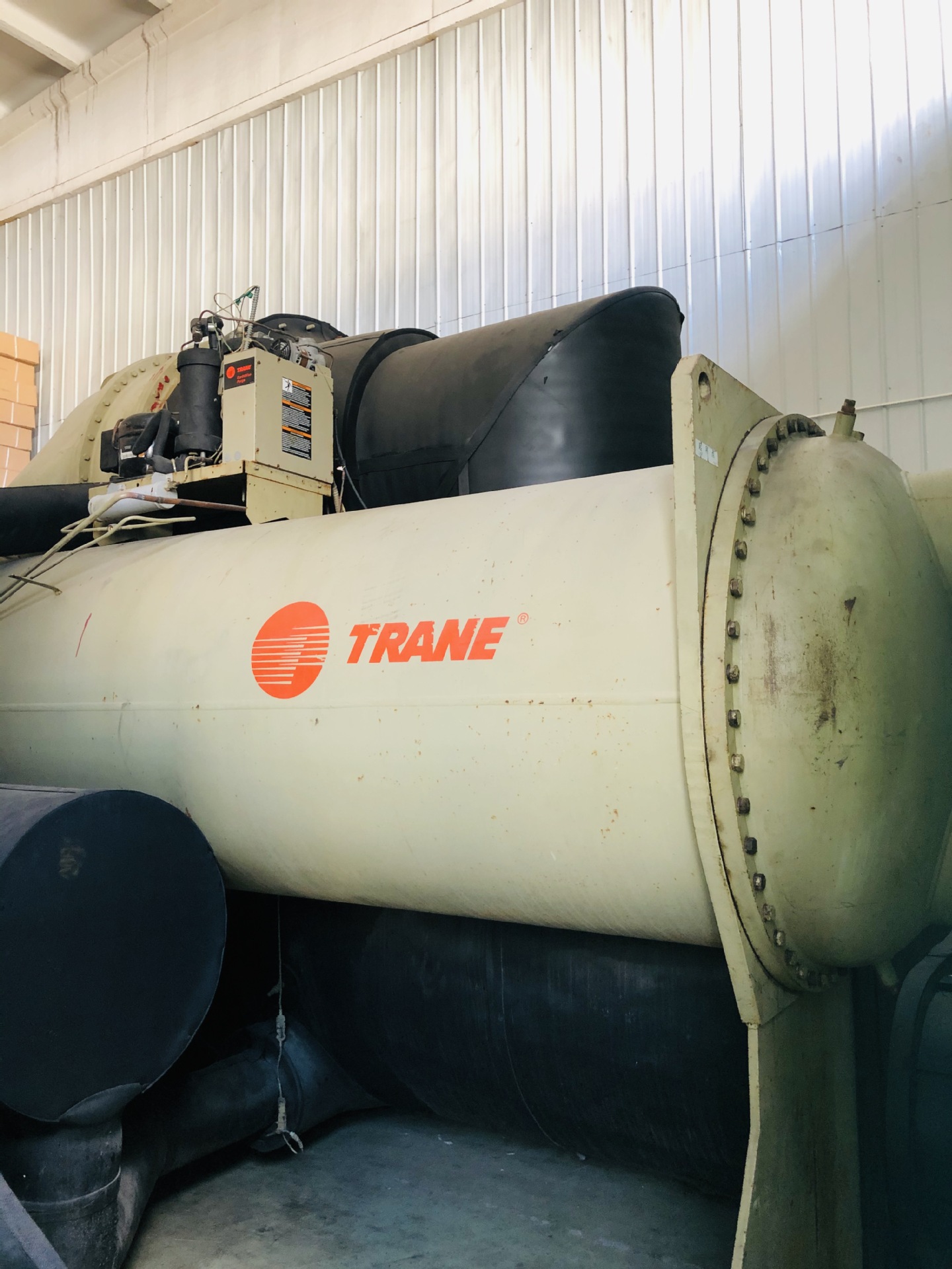 TRANE特灵二手离心机CVHG1067冷水机组1100RT冷吨3868kw冷量收售