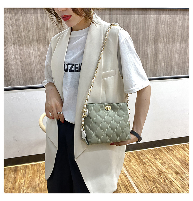 New  Fashion Simple  Rhombus Bucket Bag display picture 8