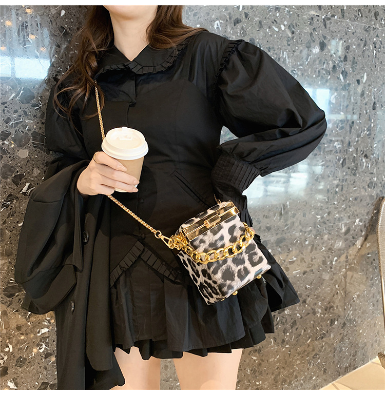 Fashion  New Texture Chain One Shoulder Messenger Bag display picture 21