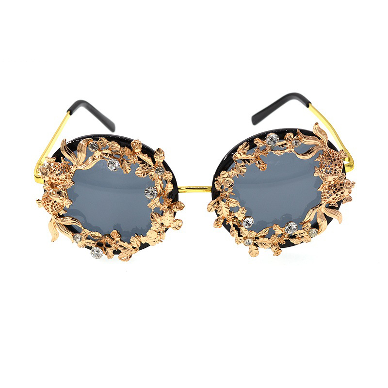 Fashion New Simple  Personality Fashion Sunglasses Baroque Retro Hollow Carved Small Fish Sunglasses Flowers Butterfly Beach Glasses Nihaojewelry Wholesale display picture 7