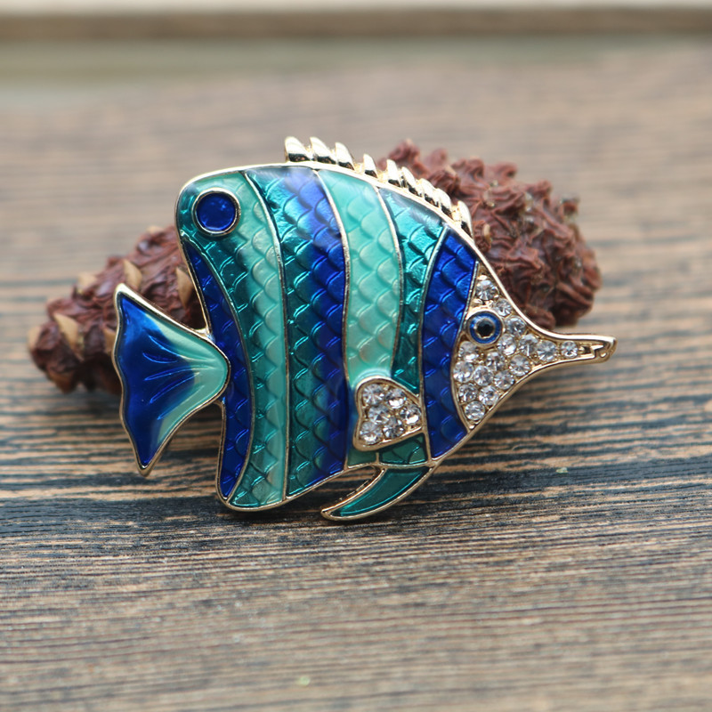 Unisex Gender Ethnic Style Beach Pin Fish Alloy Inlay Artificial Gemstones Unisex Brooches