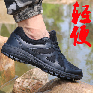 Оптовая замена новая черная тренировочная обувь мужская огненная резиновая обувь дышащая весенняя и осенняя обувь на открытая сетка