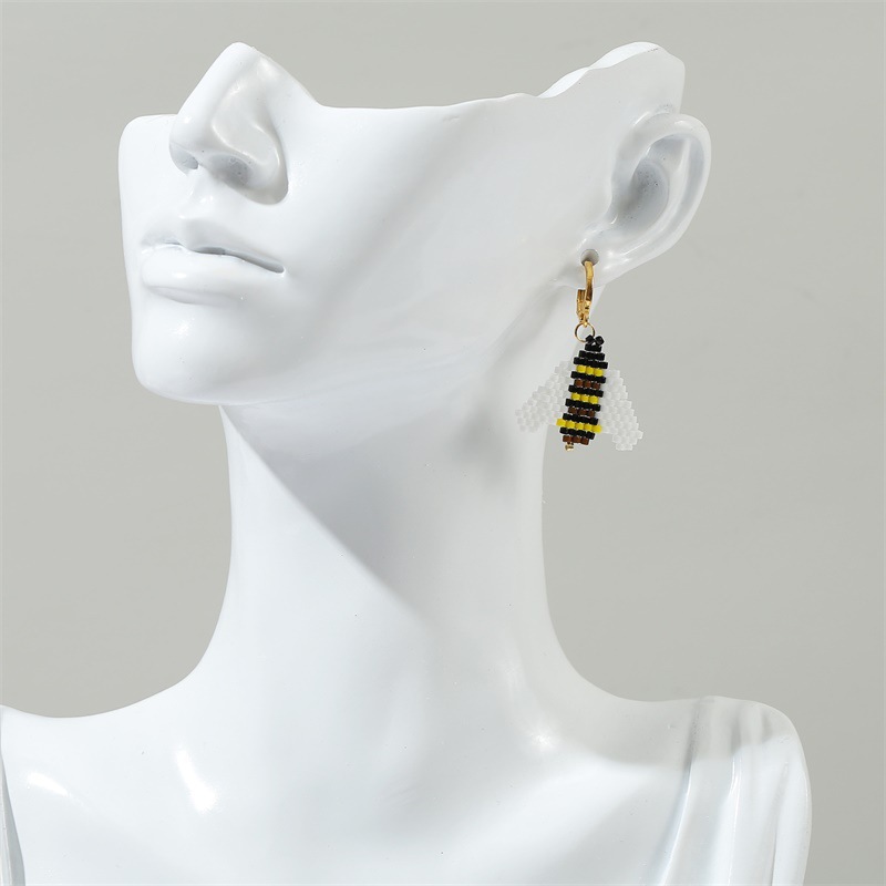 Fashion Hand-woven Rice Beads Bee Trend Insect Earrings display picture 2