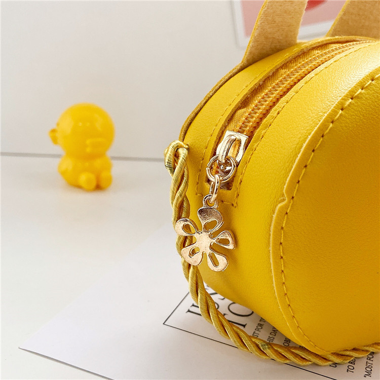 Kid's Small Pu Leather Cartoon Cute Cylindrical Zipper Crossbody Bag display picture 12