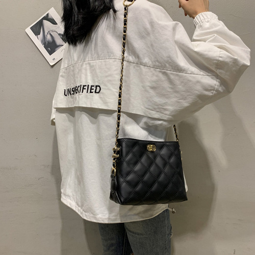 Chain bag for women, diamond crossbody small bag, new Korean style trendy shoulder bag, women's bag, simple and versatile mini mobile phone bag