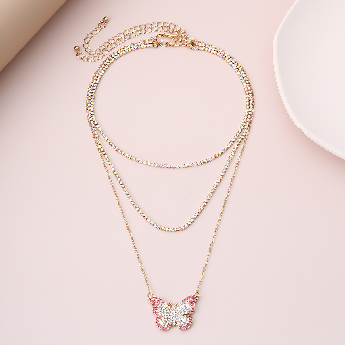 Jewelry Retro Simple Claw Chain Drill Ah Item Decoration Fashion Micro-set Contrast Color Butterfly Necklace Wholesale Nihaojewelry display picture 4