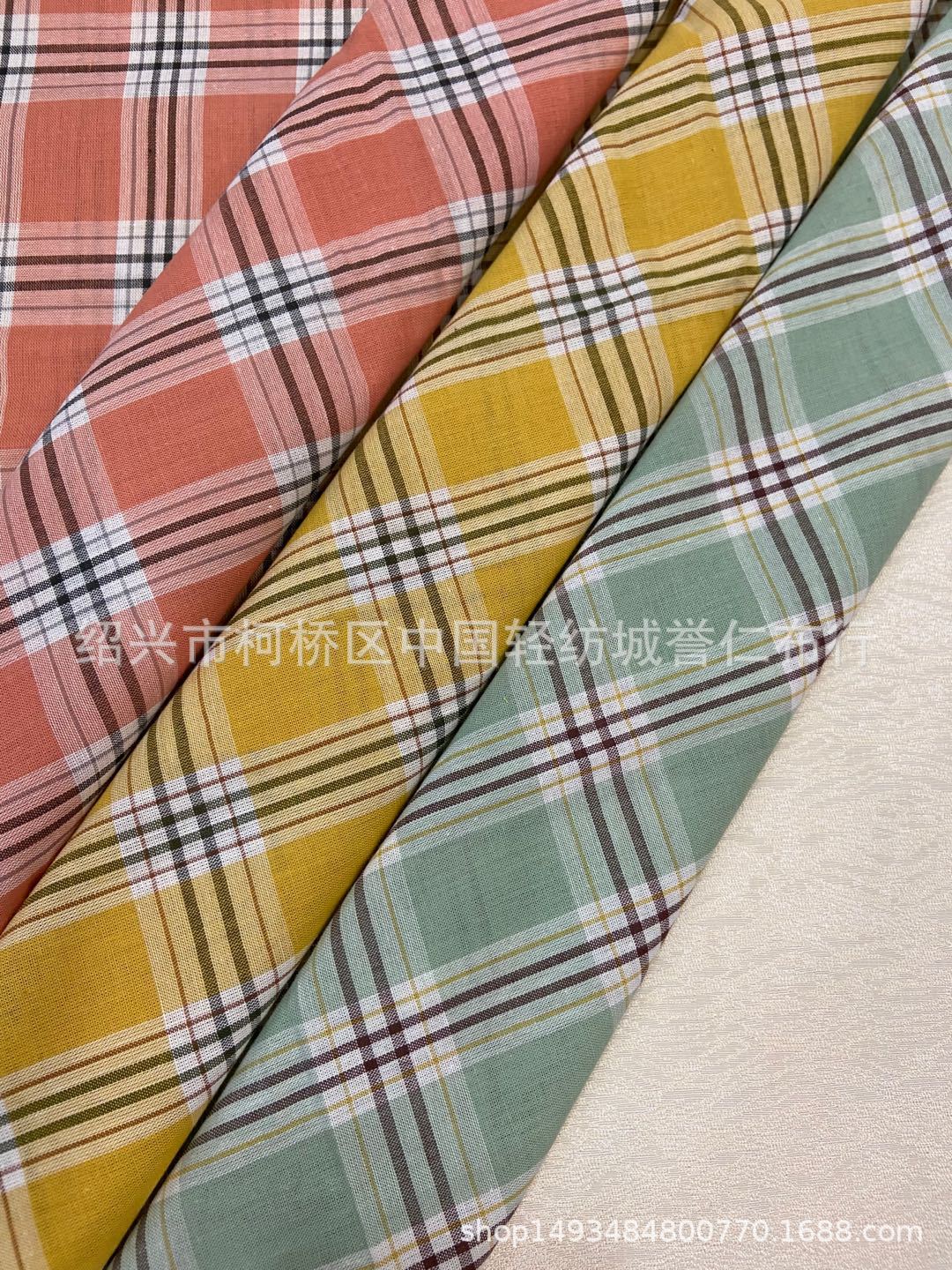 Fashionable shirt for men and women