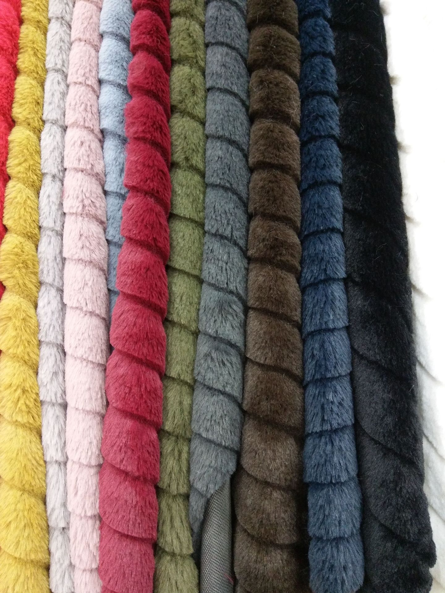 大小兔毛横条剪沟 抽条兔毛 剪条兔毛 围巾服装玩具毛绒鞋面料