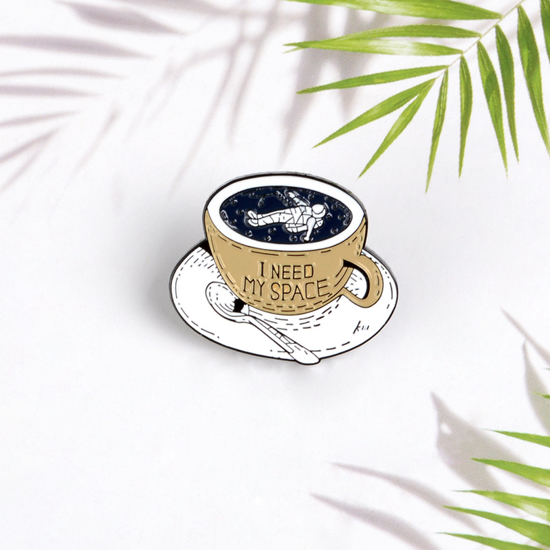 10g Weight Brooches Classification Cartoon Style Pin Astronaut Cup Alloy Unisex Brooches