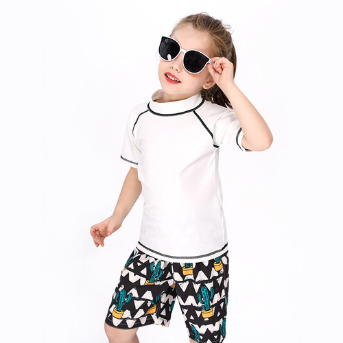 Children's casual beachwear short-sleeved boys and girls split sunscreen swimsuit loose beach pants for vacation and travel