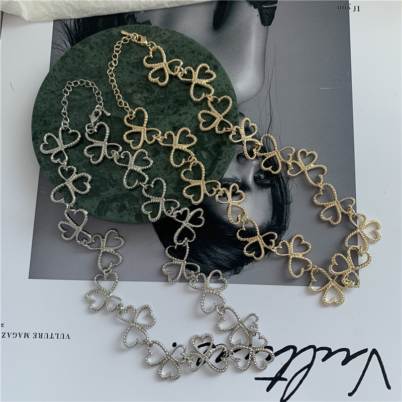 Flower Metal Hollow Stitching Love Clavicle Chain Choker Neck Chain Wholesale Nihaojewelry display picture 7