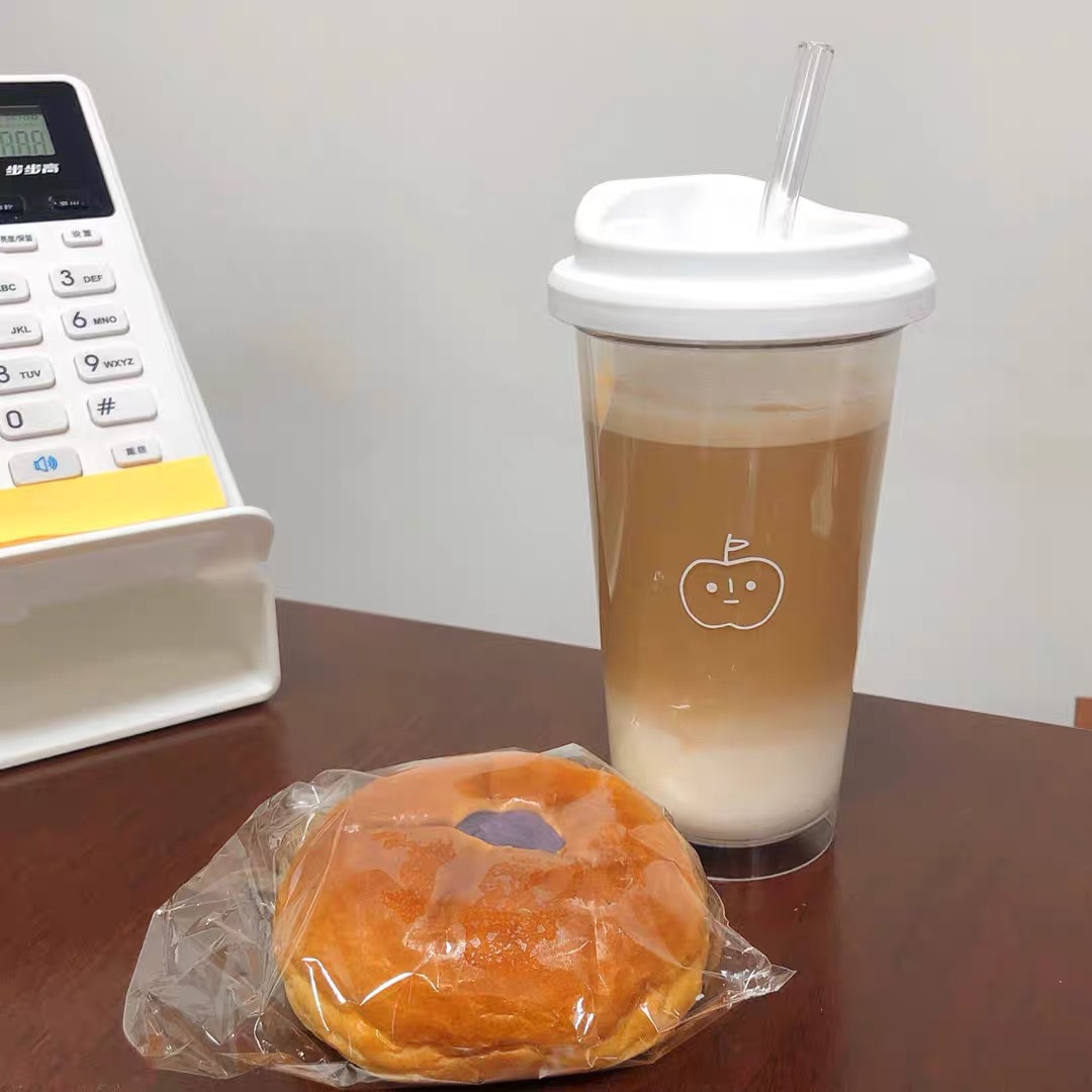 Corea del Sur ins estilo hecho en casa de manzana taza de plástico transparente taza portátil taza de café con tapa se puede insertar paja pareja taza de agua