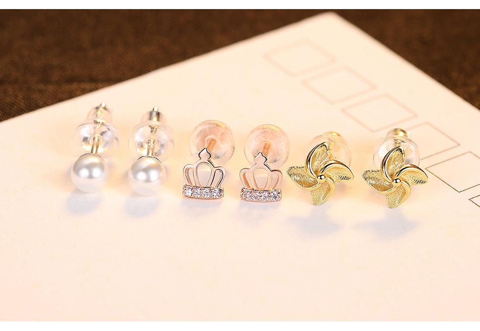 S925 Sterling Silver  Fashion Crown Flower  Pearl Earrings display picture 4