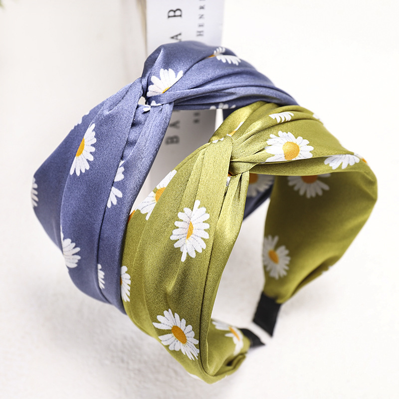 Korea&#39;s New Fashion Fabric Print Headband Cross Knot Wide-edge Cheap Headband Wholesale display picture 3