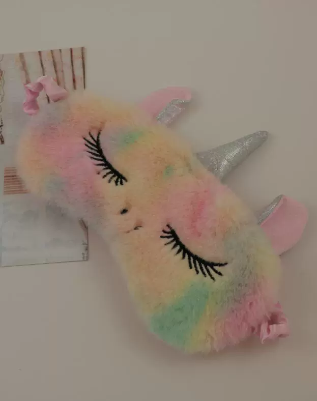 Sleep mask for traveling, gradient