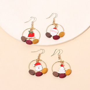 7g Weight Earrings Classification Wedding, Travel, Birthday, Festival Occasion Flower Pattern Women'S Gender Vintage Style Style Gold Color Fashion Resin Flower Earrings 2