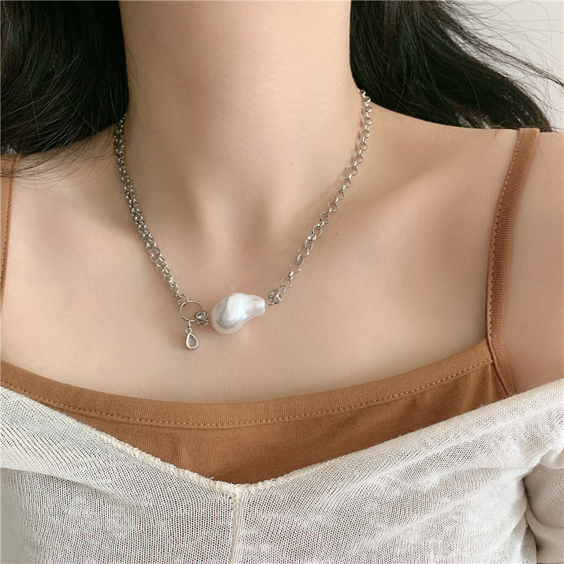 Baroque Shaped Pearl Long Copper Chain Retro Clavicle Chain Simple Palace Style Necklace For Women display picture 10