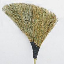 农村家用老式竹子杆大扫把 手工编织加宽扫帚 带叶金枝竹大扫把