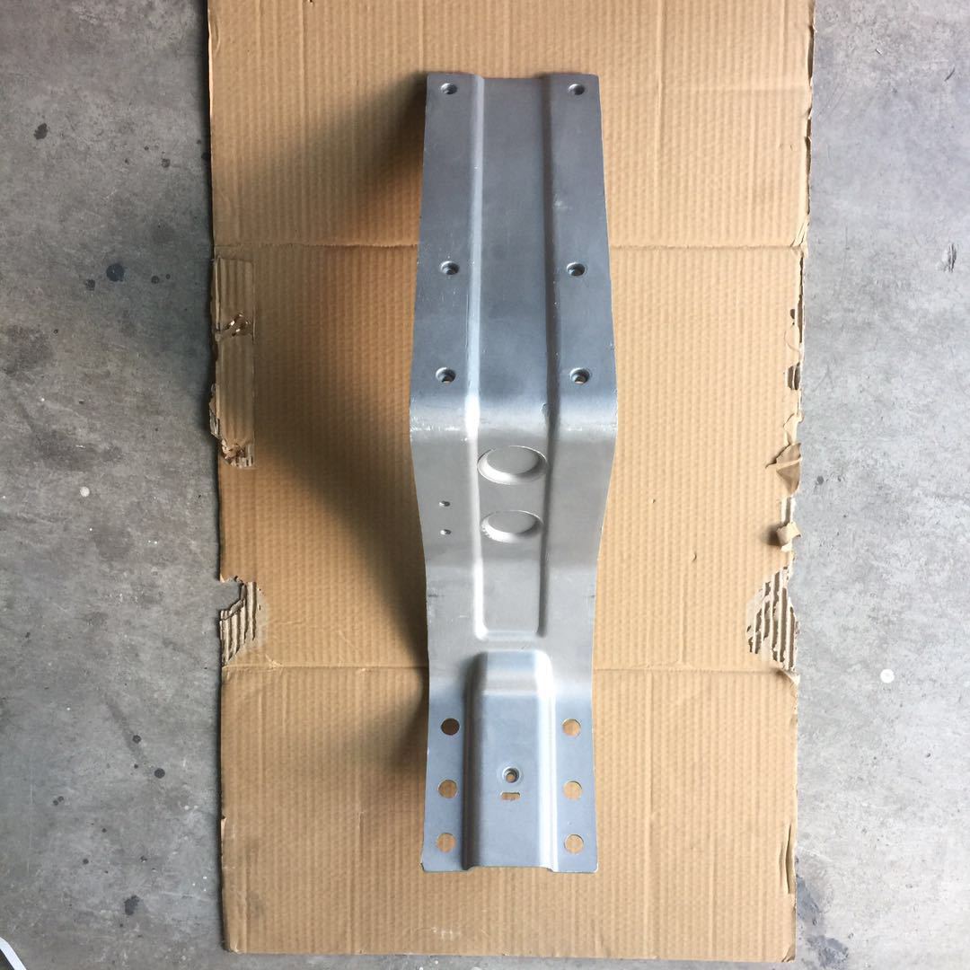 AZ1664232101高地板高位左 右支架总成1