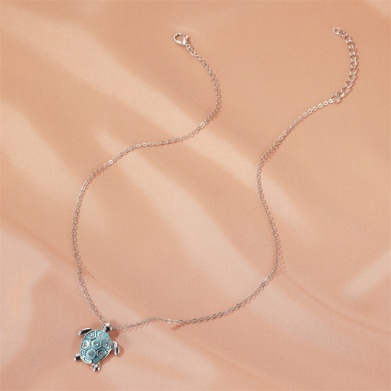 New Ocean Wind Simple Cute Diamond Turtle Alloy Pendant Clavicle Chain Necklace display picture 6