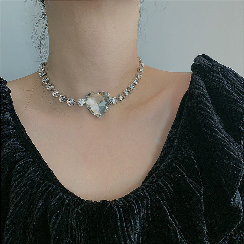 Collar Coreano Flash Diamond Big Love Full Diamond Colgante Collar Cadena Corta Clavícula Cadena Gargantilla Venta Al Por Mayor Nihaojewelry display picture 3