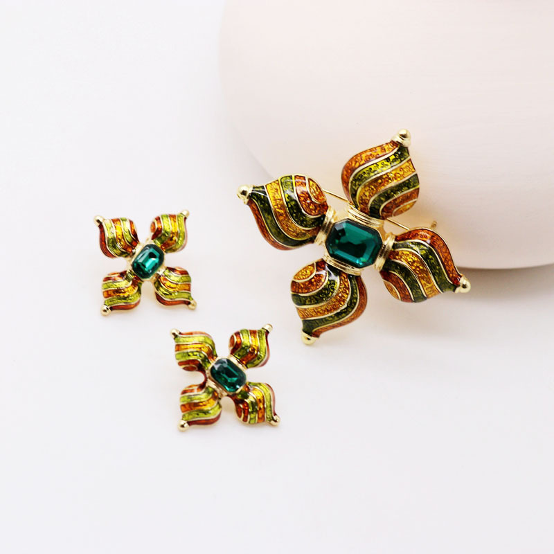 Color Drip Glaze Green Gemstone 925 Silver Pin Earrings Exotic Green Brooch Earrings Wholesale Nihaojewelry display picture 3