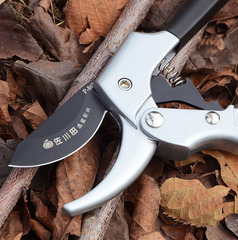 Original steel garden tools, flower and plant pruning, branch trimming, fruit tree shears, thick branch shears, pruning shears, garden labor-saving scissors