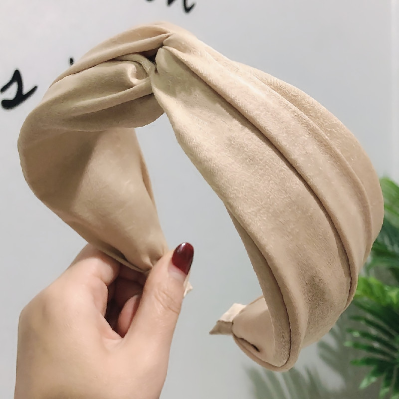 Korean Wave  Fashion Wide-brimmed Solid Color Cross-knotted Fabric Hair Accessories Mori Girl Hair Hoop Wholesale Nihaojewelry display picture 9