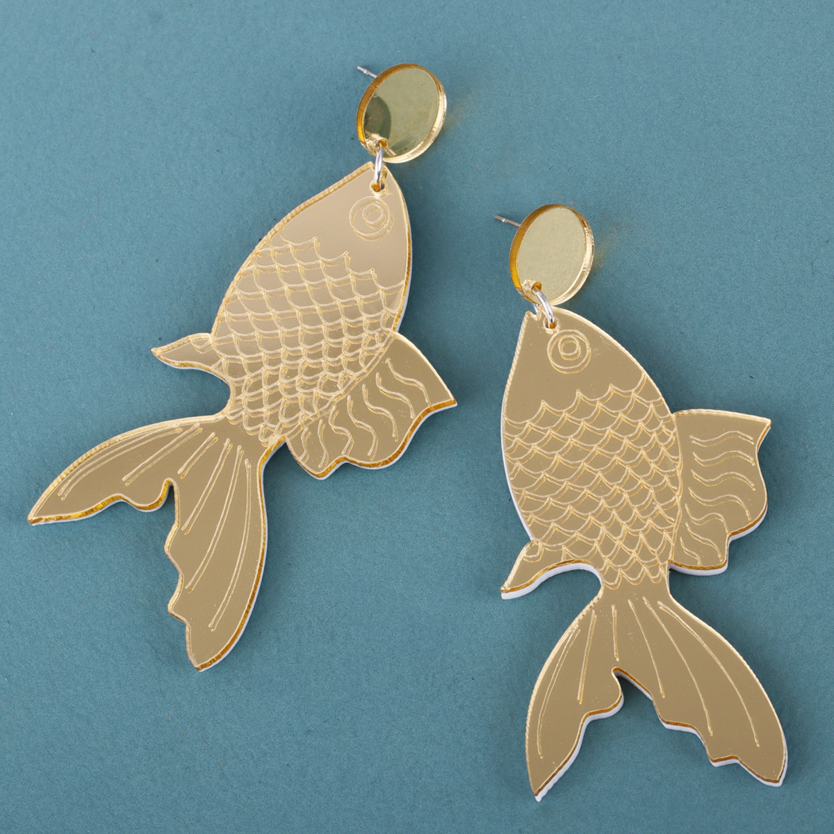 New Acrylic Plate Fish Earrings display picture 7