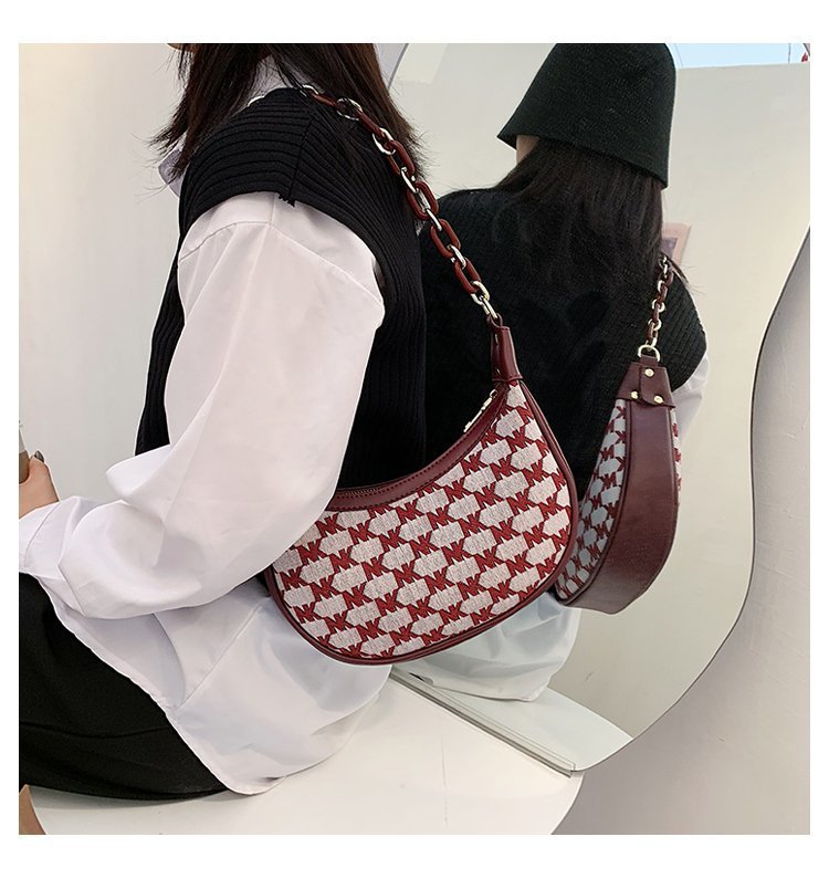 Armpit Shoulder Messenger Dumpling Bag display picture 19