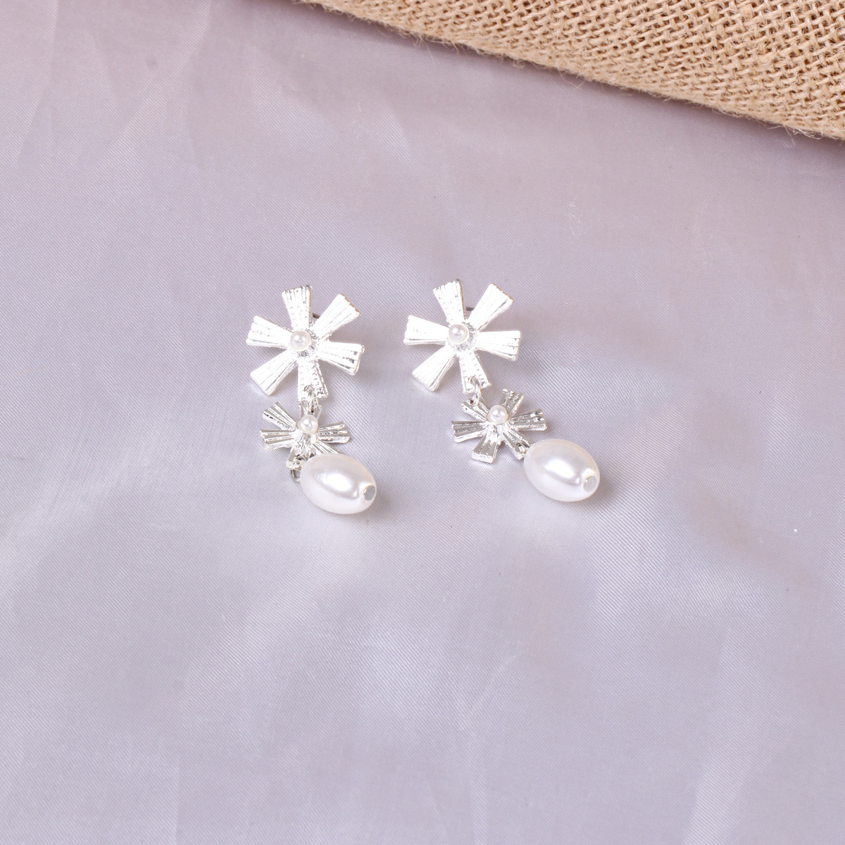 New Trend Fashion Wild Ethnic Style Flower Drop Pearl Alloy Earrings display picture 2