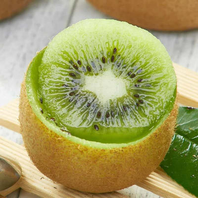 Shaanxi Green Heart Kiwi fresh Season pregnant woman fruit Now pick Now send Kiwi One piece On behalf of