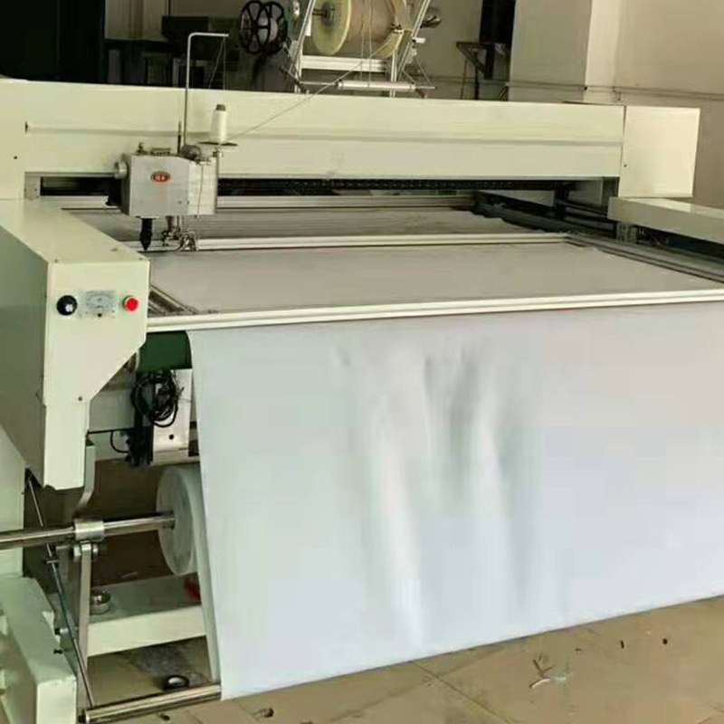 Máquina de patrón de línea caliente Dongfeng Machinery de marca de caballo suministrado directamente por pórtico computadora de costura en zigzag aislamiento de sofá asiento