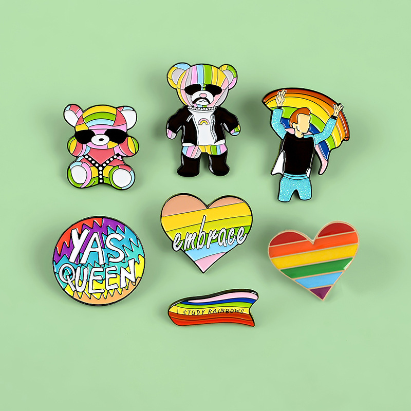 Cute Rainbow Bear Heart Shape Alloy Stoving Varnish Unisex Brooches display picture 2