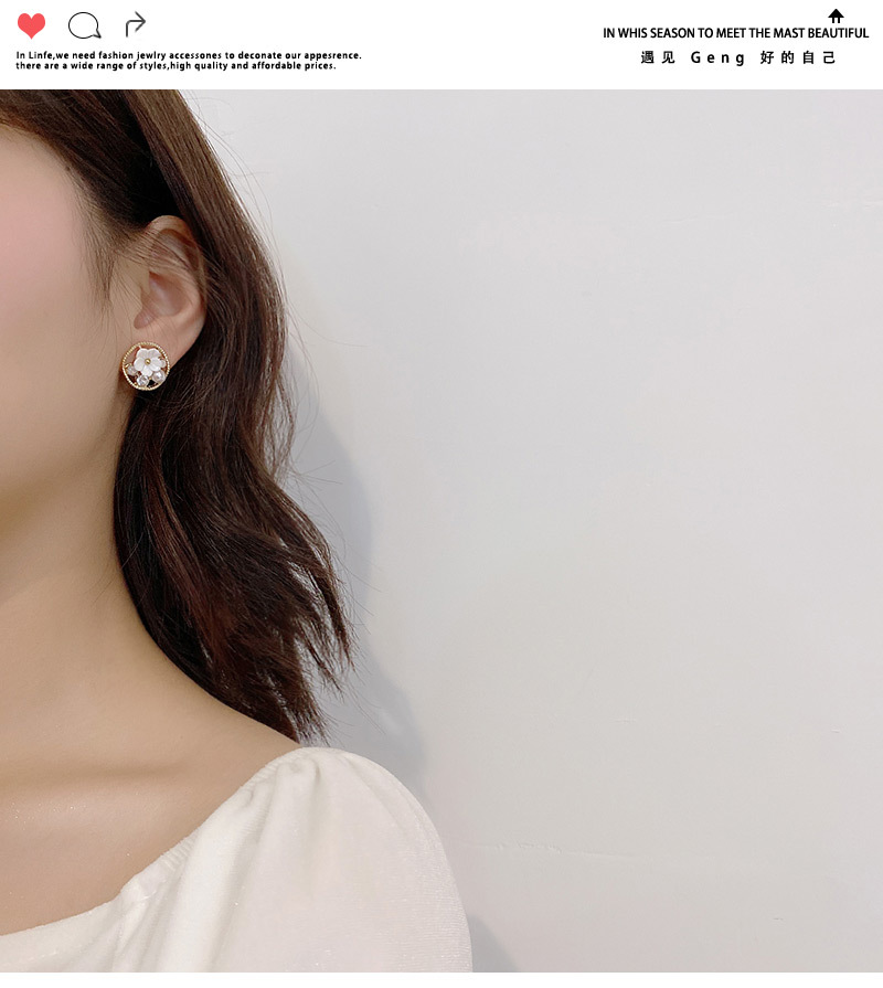 2020 Nuevos Pendientes De Perlas De Flores Dulces Coreanos De Moda Pendientes De Cobre Simples Femeninos display picture 7