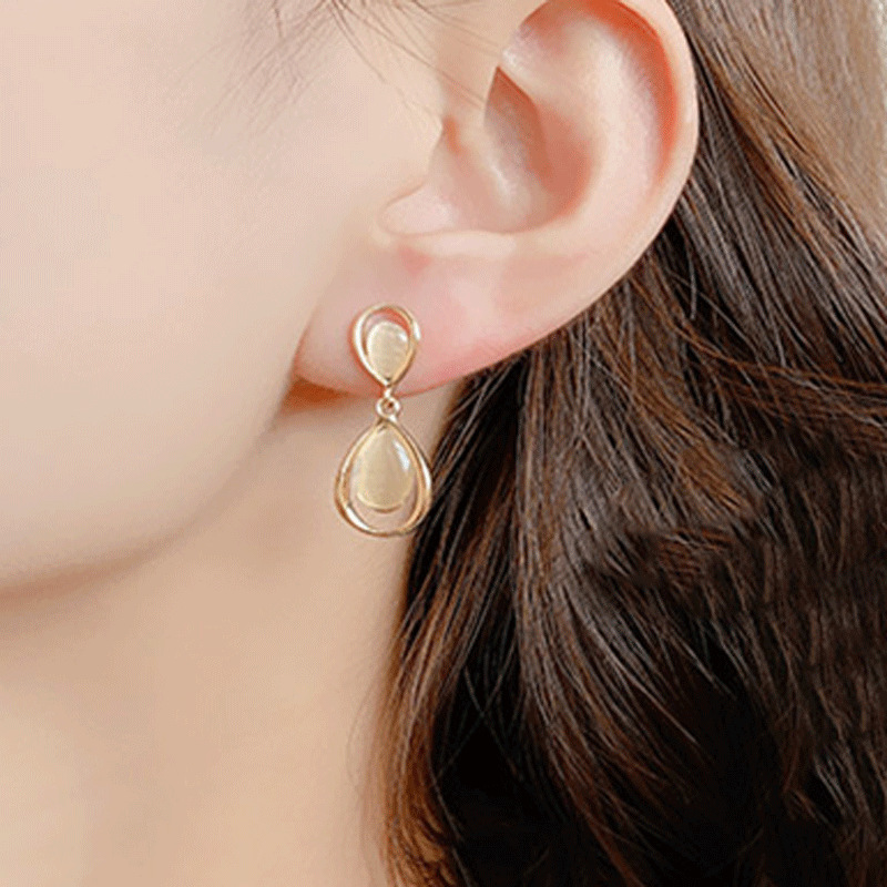 Cute long geometric fashionable earrings drop-shaped