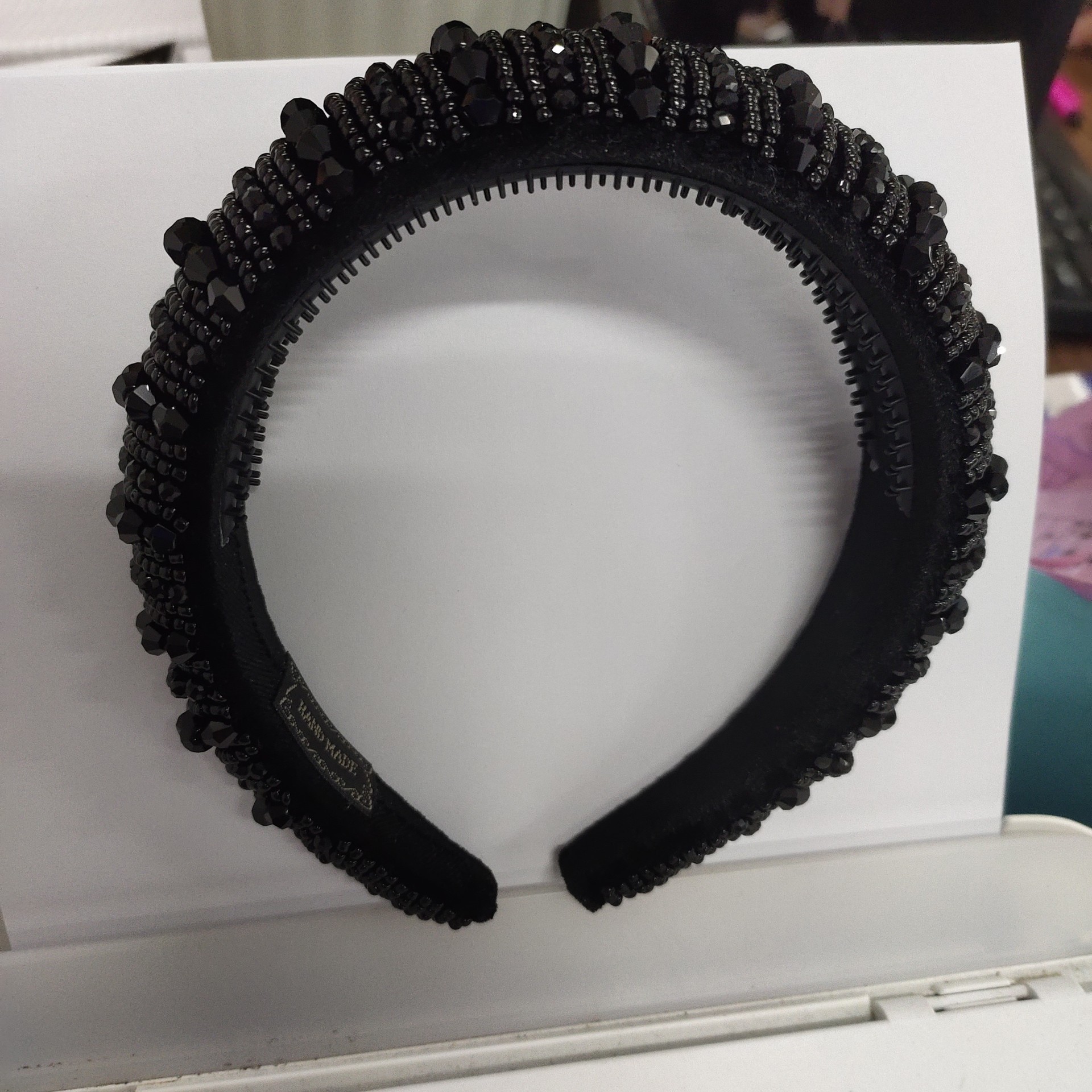 Hot Sale Korean Fashion Simple Black  High-quality Wide-brimmed Hand-reinforced Sponge Black Velvet Anti-skid Tooth Headband Nihaojewelry Wholesale display picture 7