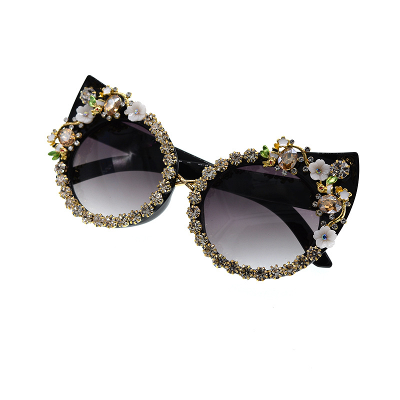 Fashion New  Personality Korean  Diamond Cat Eyes Uv Protection Fashion Wild Carved Baroque Sunglasses Sunglasses Nihaojewelry Wholesale display picture 3